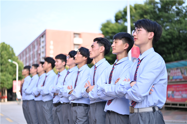 前景好工資高！2023年，這5個(gè)專(zhuān)業(yè)超適合初高中男生學(xué)習(xí)！