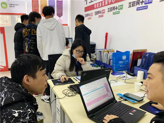 【職在必得】畢業(yè)學(xué)子模擬面試，為步入職場添動力！