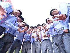 在武漢，初高中畢業(yè)的男生學(xué)什么專業(yè)比較有前途？