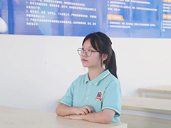 【我來(lái)新華上學(xué)啦】管佳雯：心懷夢(mèng)想，來(lái)新華開(kāi)啟新人生！